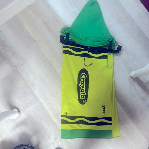 Crayola Other - HALLOWEEN COSTUME LIDS. 3T green CRAYOLA